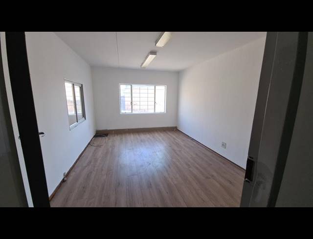 INDUSTRIAL PROPERTY TO RENT IN HALFWAY HOUSE